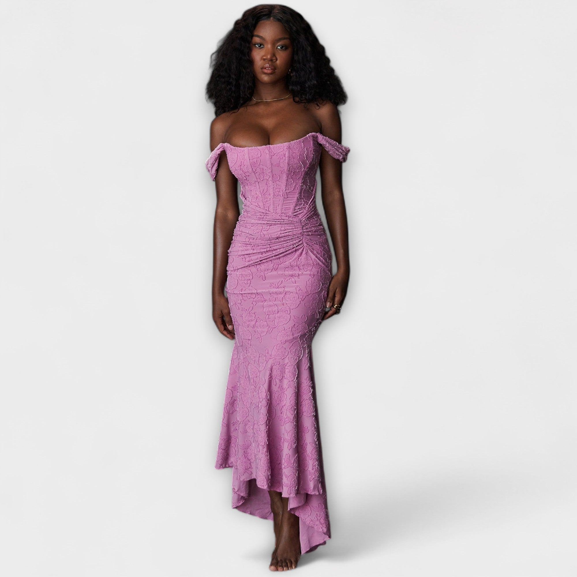 Renske – Long Dress with Elegant and Refined Corset
